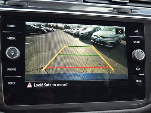 Certified 2023 Volkswagen Tiguan SE w/ Panoramic Sunroof Package image 13