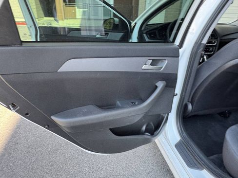 Used 2018 Hyundai Sonata SE w/ Cargo Package FWD image 29