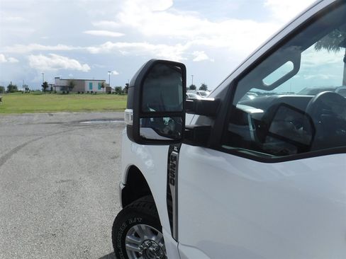 Used 2023 Ford F250 XL w/ XL Chrome Package AWD/4WD image 22