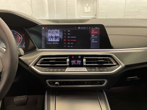 Used 2022 BMW X5 sDrive40i w/ Parking Assistance Package image 15