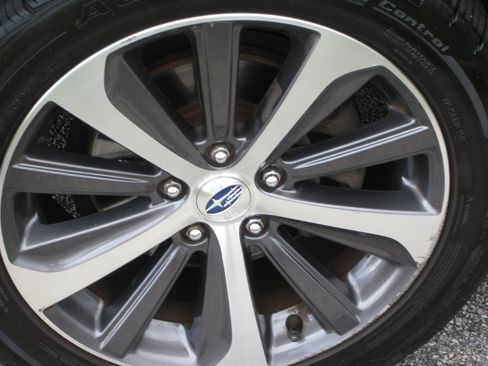 Used 2018 Subaru Legacy 2.5i Limited image 9