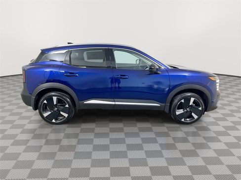 New 2026 Nissan Kicks SR image 9