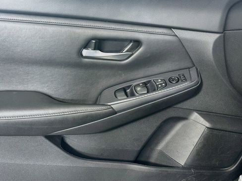 Used 2024 Nissan Sentra SV FWD image 15