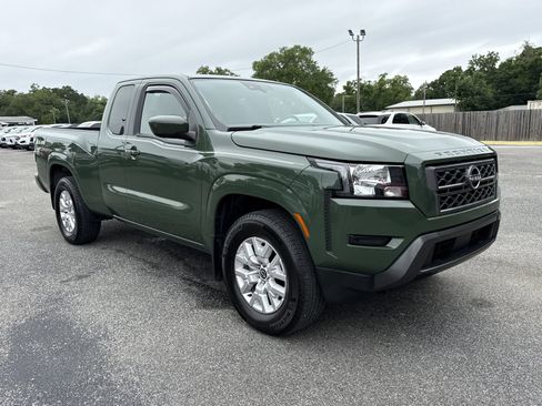 Used 2022 Nissan Frontier SV w/ Technology Package RWD image 7