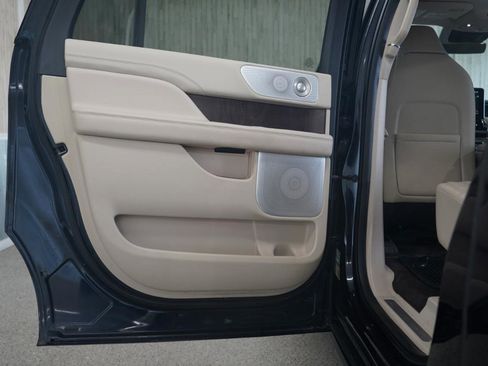 Used 2021 Lincoln Navigator L Reserve w/ Luxury Package AWD/4WD image 38