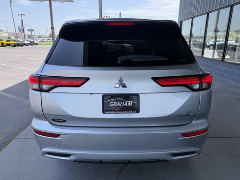 Used 2025 Mitsubishi Outlander SEL Plug-In Hybrid AWD/4WD image 7