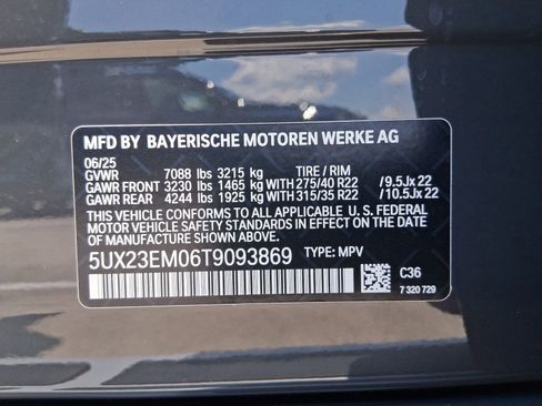 Used 2026 BMW X7 xDrive40i w/ Executive Package image 19