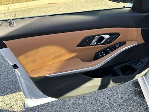 Certified 2025 BMW 330i xDrive Sedan w/ Convenience Package image 25