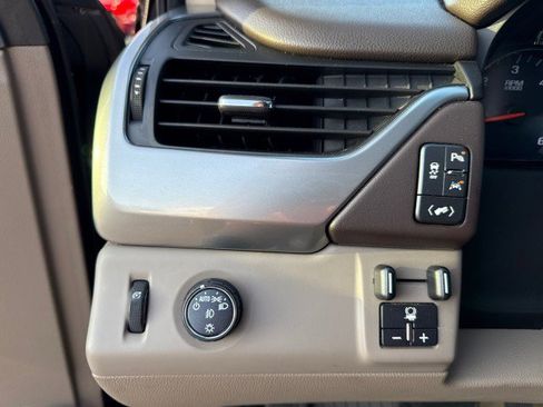 Used 2018 Chevrolet Tahoe Premier image 26