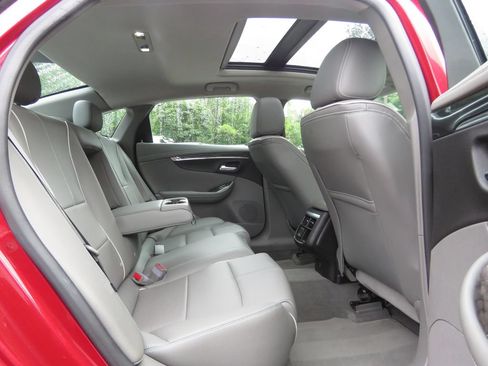 Used 2014 Chevrolet Impala LTZ FWD image 16