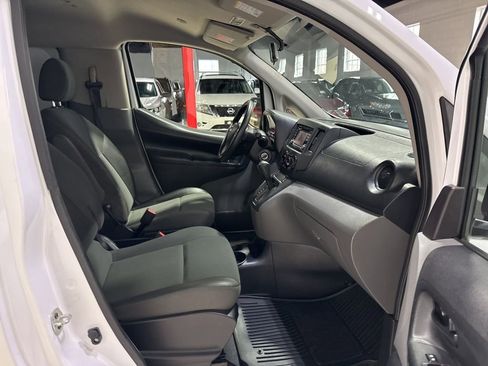 Used 2019 Nissan NV200 S image 35