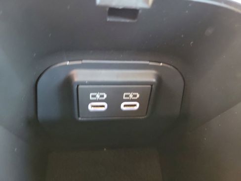 Used 2025 Toyota RAV4 LE image 22