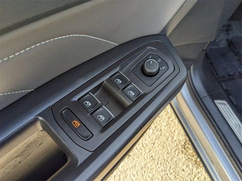 Certified 2023 Volkswagen Atlas Cross Sport SE w/ Panoramic Sunroof Package image 19