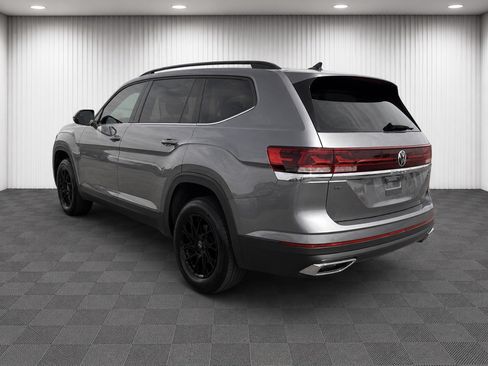 Used 2024 Volkswagen Atlas SE AWD/4WD image 6