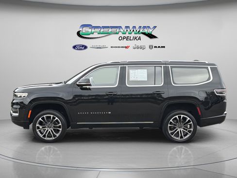 Used 2022 Jeep Grand Wagoneer Series III w/ Flexible Seating Group image 4