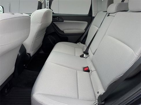 Used 2018 Subaru Forester 2.5i Premium w/ All-Weather Package image 9