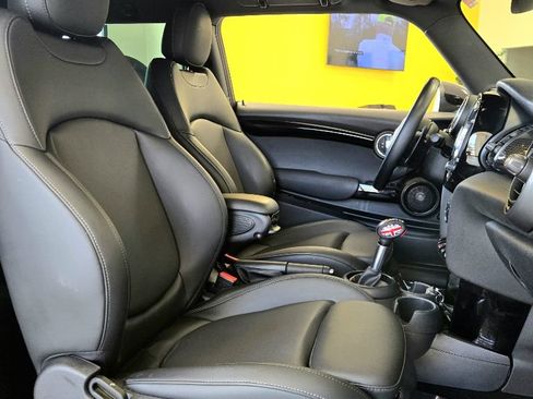 Used 2019 MINI Cooper S w/ Premium Package image 16