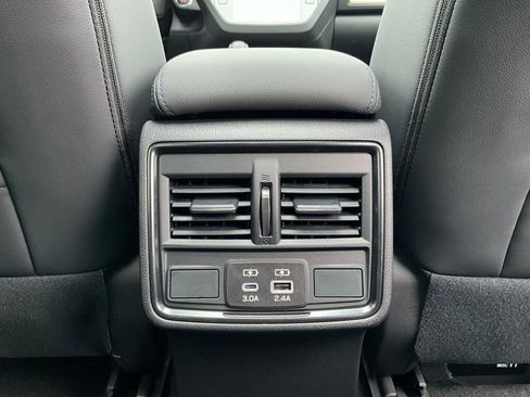 Used 2025 Subaru Forester Limited image 16