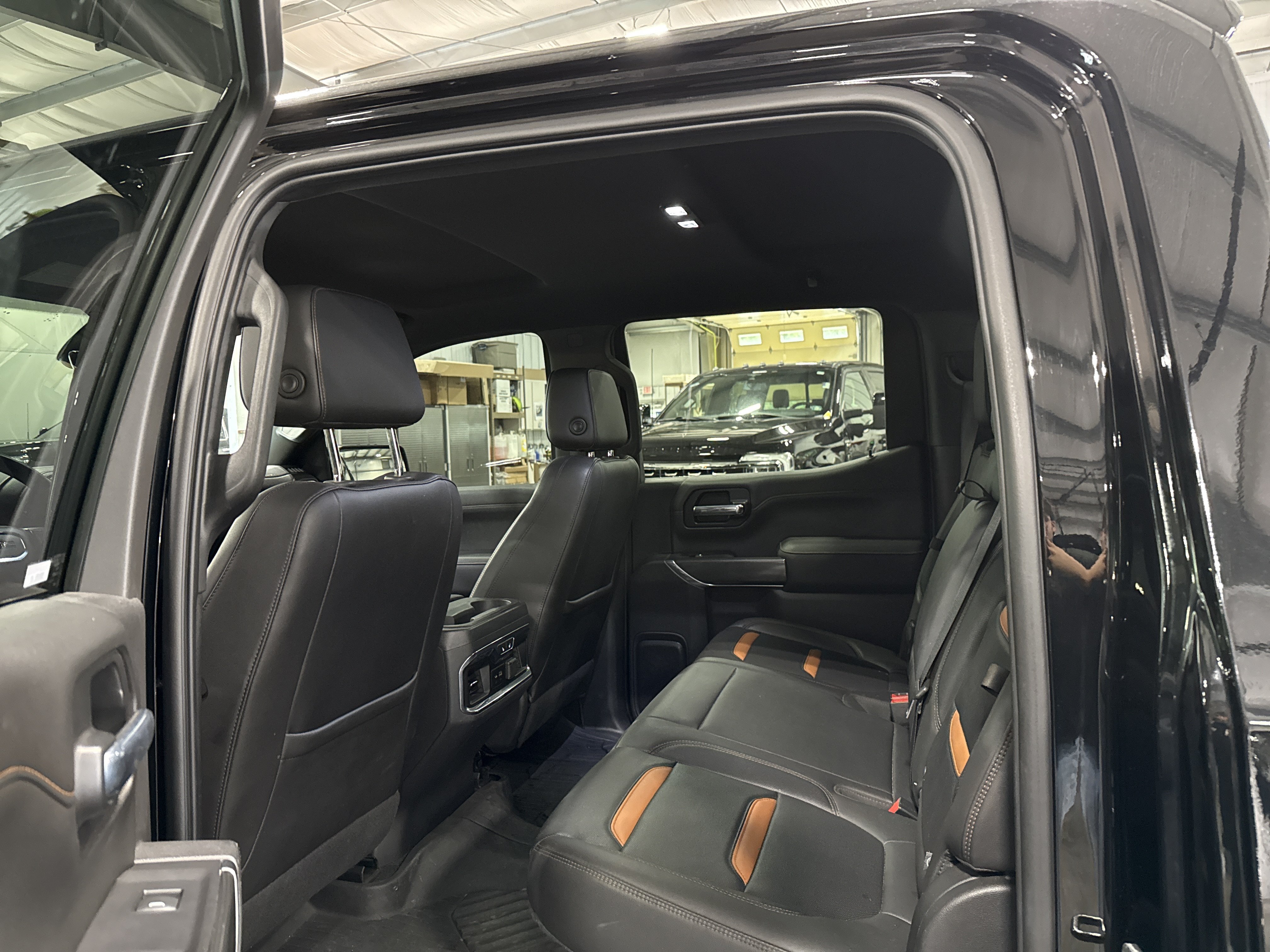 Used 2020 GMC Sierra 1500 AT4 w/ AT4 Premium Package AWD/4WD image 8