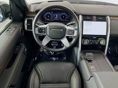Used 2024 Land Rover Discovery Dynamic SE AWD/4WD image 24