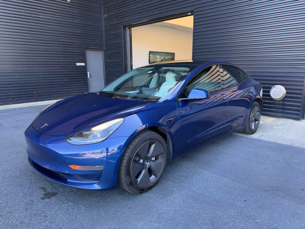 Used 2023 Tesla Model 3 Standard Range RWD image 1