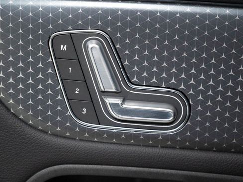 Used 2026 Mercedes-Benz GLB 250 image 19