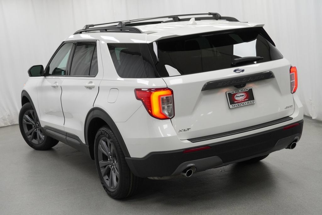 Used 2021 Ford Explorer XLT w/ Equipment Group 202A AWD/4WD image 22