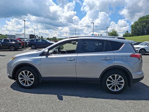Used 2018 Toyota RAV4 Limited AWD/4WD image 8