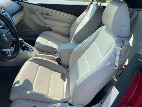 Used 2013 Volkswagen Eos Komfort FWD image 12