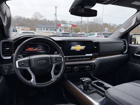 Used 2024 Chevrolet Silverado 1500 RST w/ Z71 Off-Road Package image 19