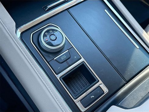 Used 2024 Ford Expedition XLT image 17