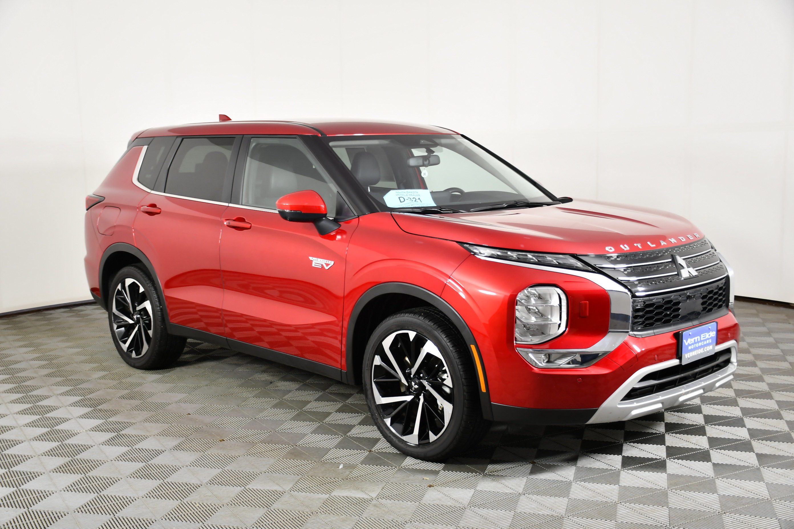 Used 2025 Mitsubishi Outlander SE AWD/4WD image 4