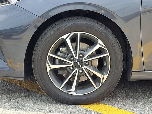 Certified 2023 Kia Forte LXS FWD image 8