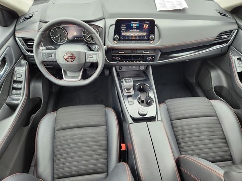 Used 2025 Nissan Rogue SV AWD/4WD image 23