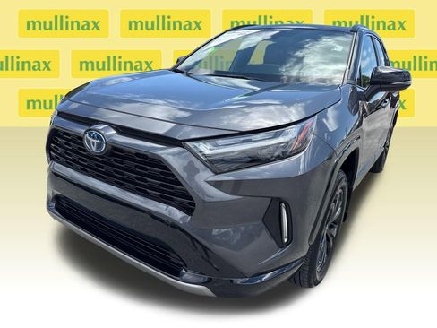 Used 2024 Toyota RAV4 XSE AWD/4WD image 11
