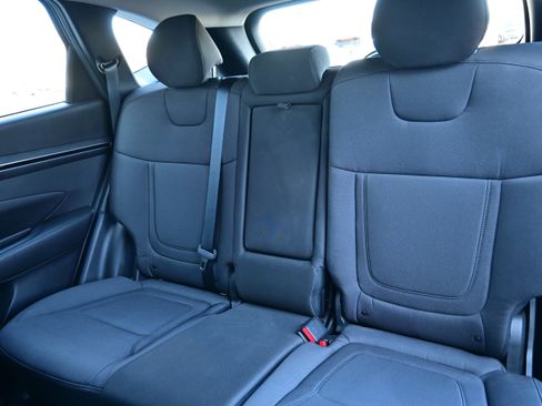 Used 2023 Hyundai Tucson SE image 24