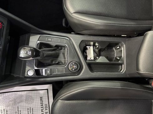 Used 2024 Volkswagen Tiguan SE image 31