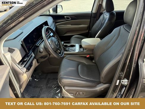 Used 2025 Kia Carnival image 29