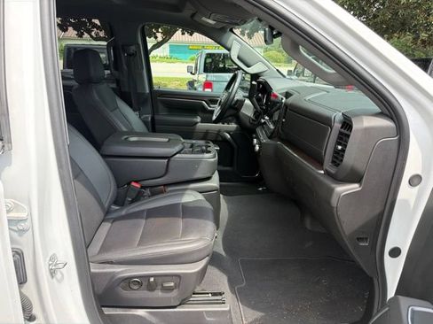 Used 2025 GMC Sierra 1500 SLT RWD image 12