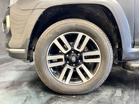 Used 2019 Toyota 4Runner Limited AWD/4WD image 29
