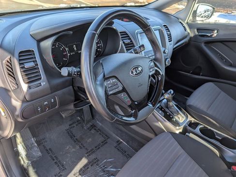 Used 2017 Kia Forte S w/ S Technology Package image 7