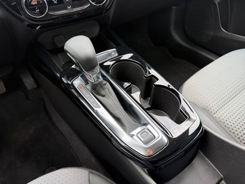 Used 2025 Chevrolet Trax LT image 41