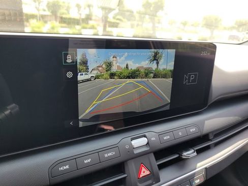 New 2026 Kia K4 FWD image 9