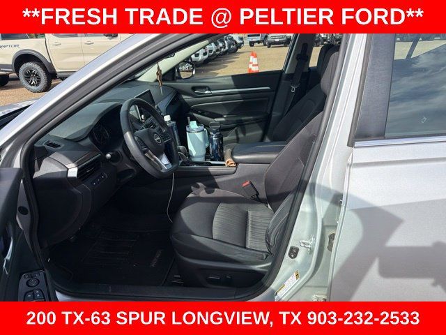 Used 2023 Nissan Altima 2.5 SV FWD image 6