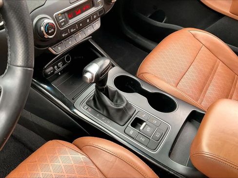 Used 2019 Kia Sorento SX image 14