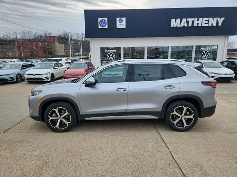 New 2026 Volkswagen Tiguan SE image 2