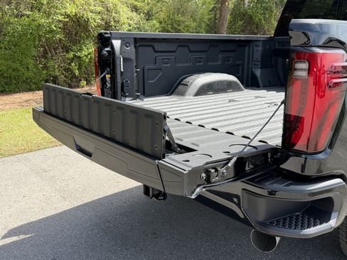 New 2026 GMC Sierra 2500 Denali w/ Denali Reserve Package AWD/4WD image 15