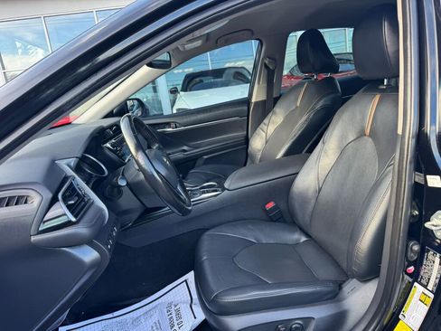 Used 2020 Toyota Camry XLE image 14