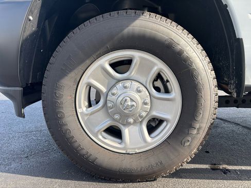 Used 2024 RAM 3500 Tradesman w/ Safety Group image 34