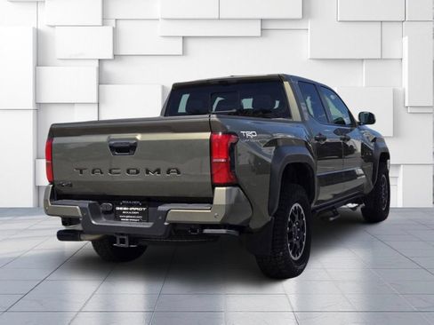 Used 2024 Toyota Tacoma TRD Off-Road w/ TRD Off Road Premium Package AWD/4WD image 7
